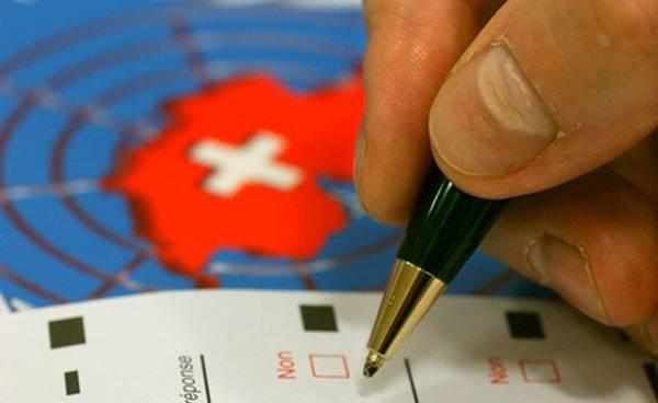 Швейцарцы проголосовали против денег и свободы