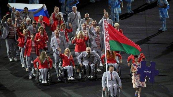 Пронесшему флаг РФ на Паралимпиаде белорусу подарят квартиру