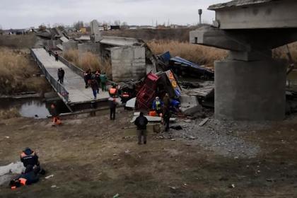 Появилось видео с места обрушения моста в Воронежской области