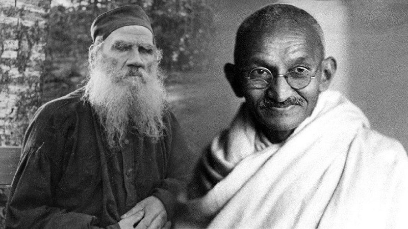 Выставка Ганди-Толстой