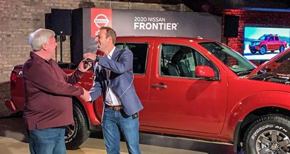 Владелец Nissan Frontier с пробегом миллион миль получил новый пикап