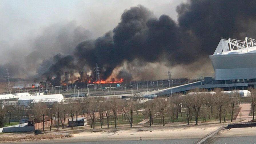 Власти Ростовской области рассказали, как начался крупный пожар