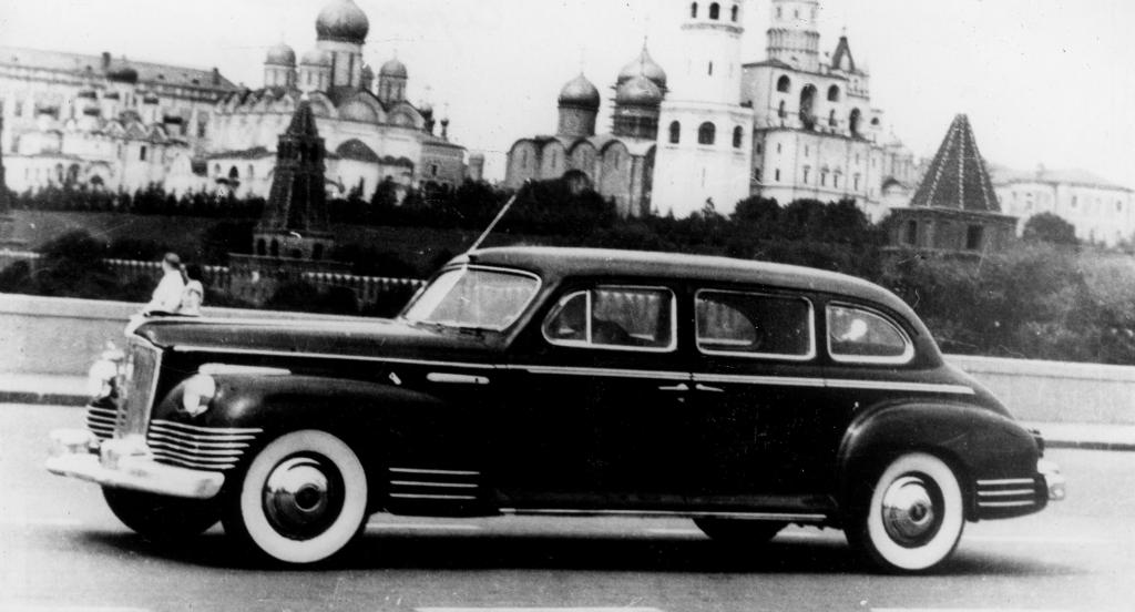 ЗИС-110 vs Packard 180: как в СССР содрали американский “членовоз”