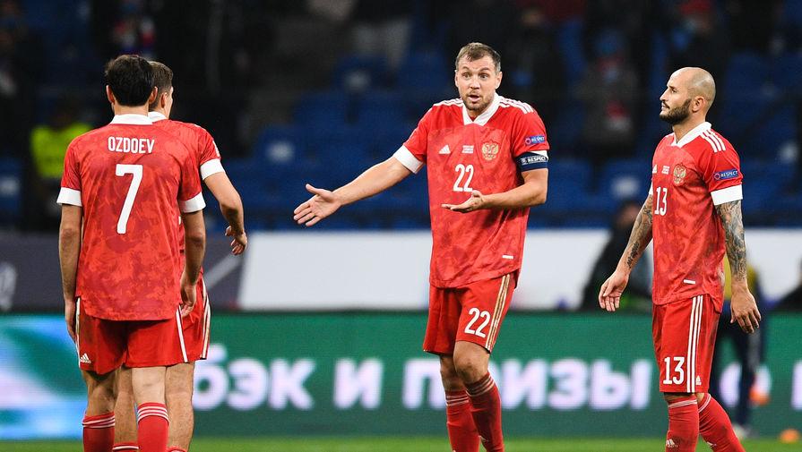 Трое футболистов сборной России сдали сомнительные тесты на коронавирус
