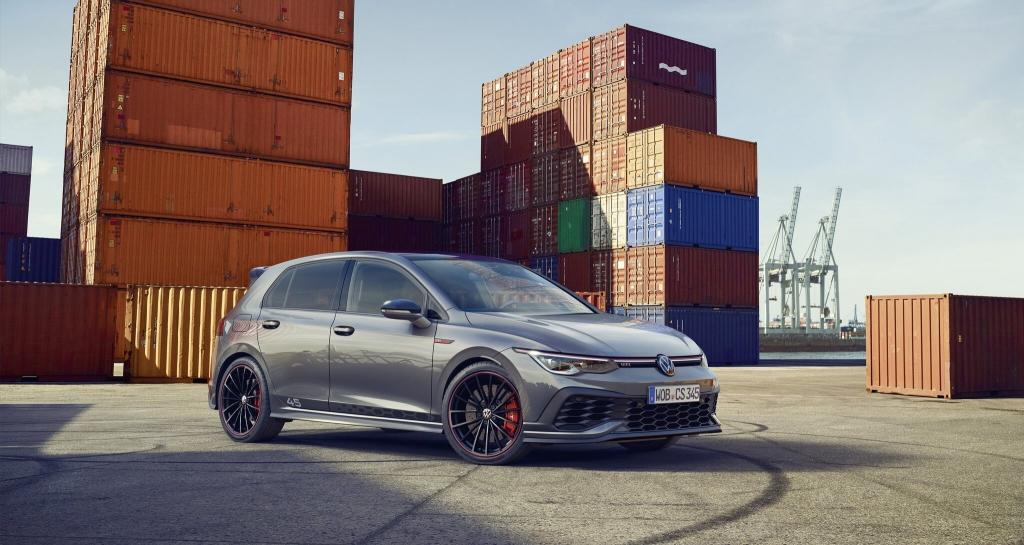 Чёрная крыша и пакет Race как подарок на юбилей. Volkswagen отметил 45-летие Golf GTI