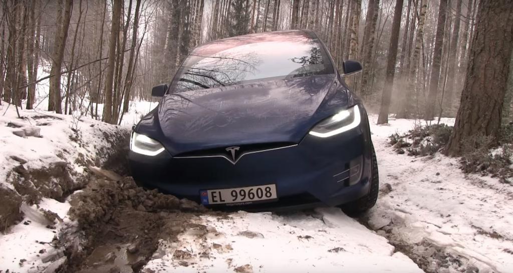 Tesla Model X жестоко испытали на бездорожье