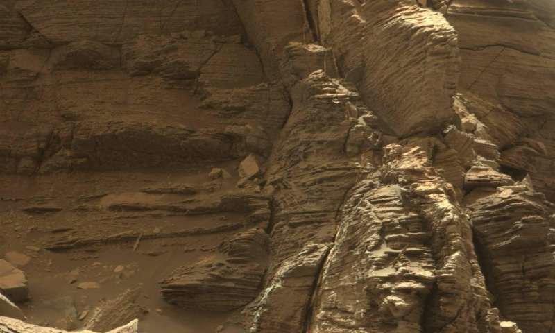 Как это было: удивительные фотографии марсианских пейзажей от зонда Curiosity