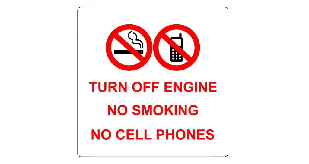 Почему на заправках запрещено не только курить, но и пользоваться мобильным телефоном