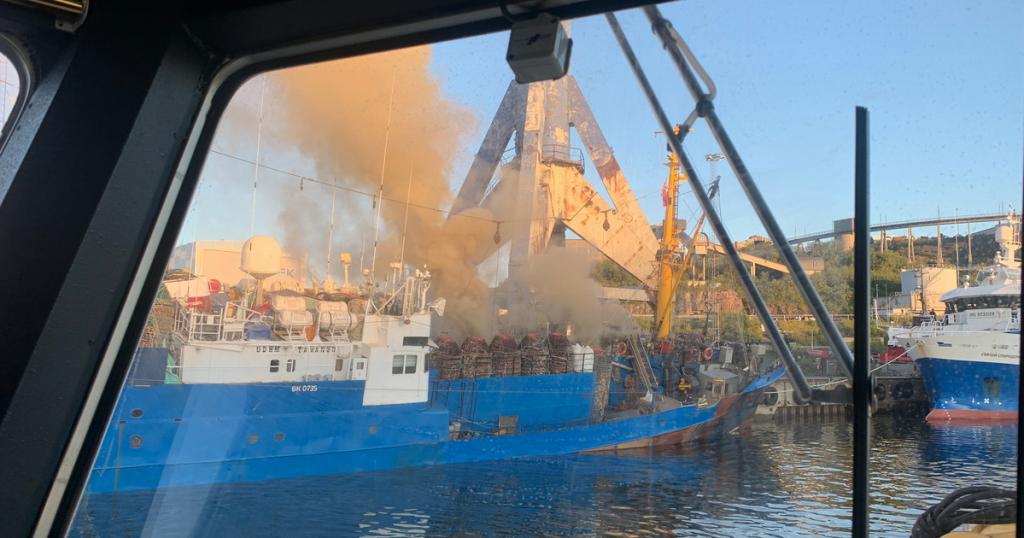 В порту Норвегии загорелось российское промысловое судно