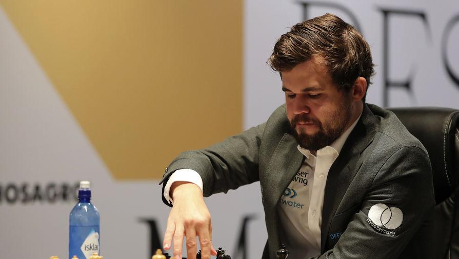 Шахматист Непомнящий уступил Карлсену на чемпионате мира по блицу