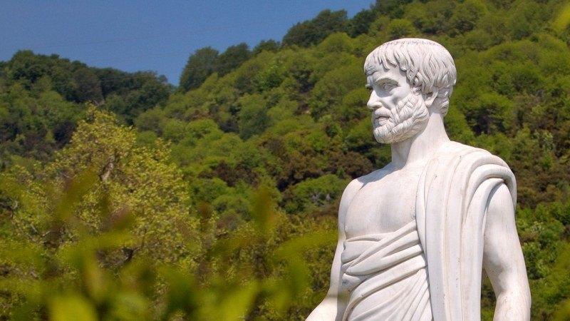 Где находится предполагаемая могила Аристотеля?