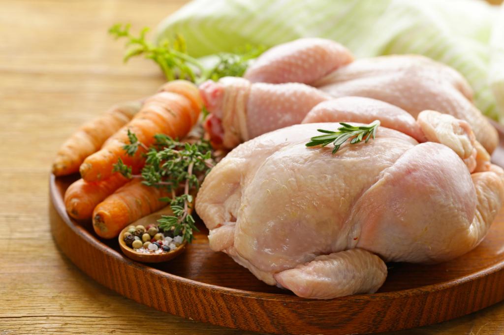 Мыть или не мыть: исследования показывают, что люди регулярно заражают свою пищу сырой курицей