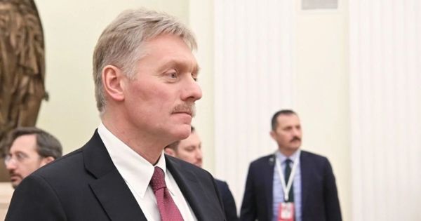 В Кремле заявили, что жители Херсонской области должны сами решать, обращаться ли с просьбой о вхождении в РФ