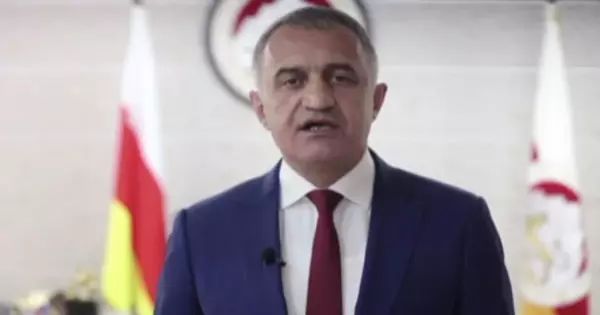 Действующий президент Южной Осетии Анатолий Бибилов признал поражение на президентских выборах
