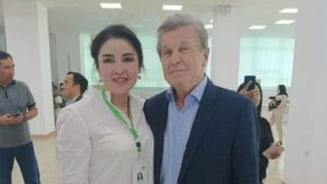 Лещенко засняли в Казахстане за оформлением документов