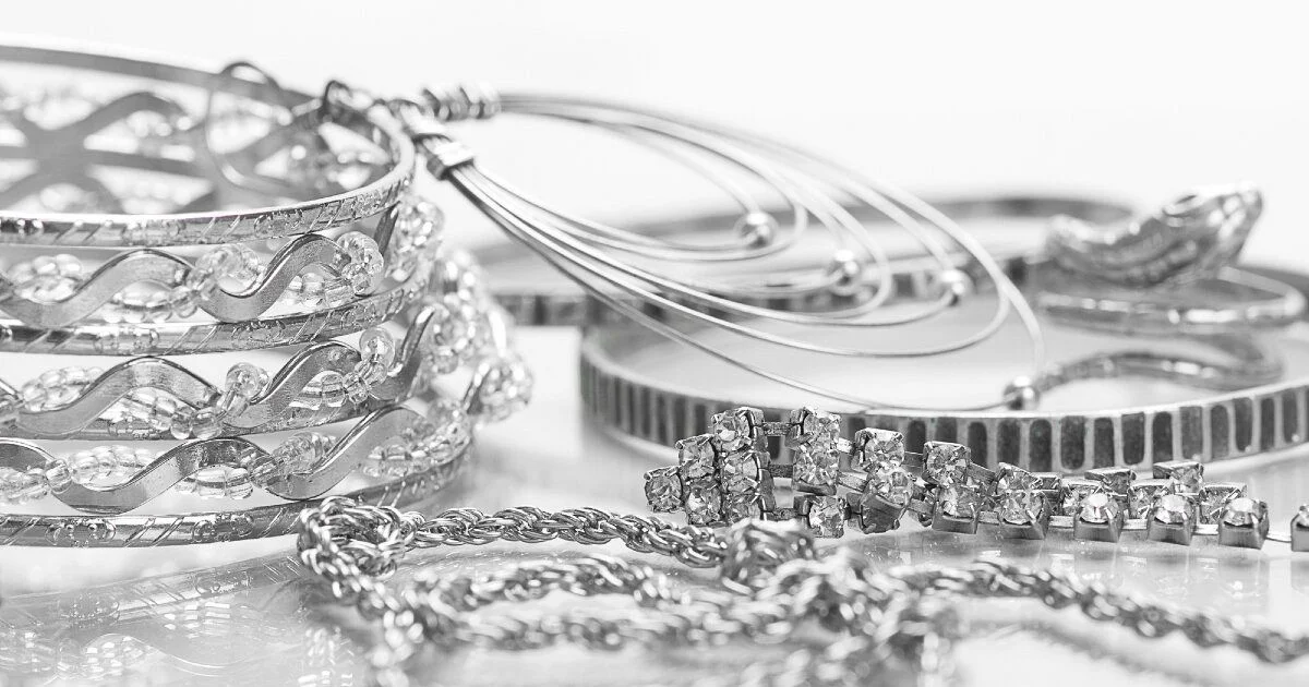 Как чистить серебро? Семь способов почистить серебро в домашних условиях