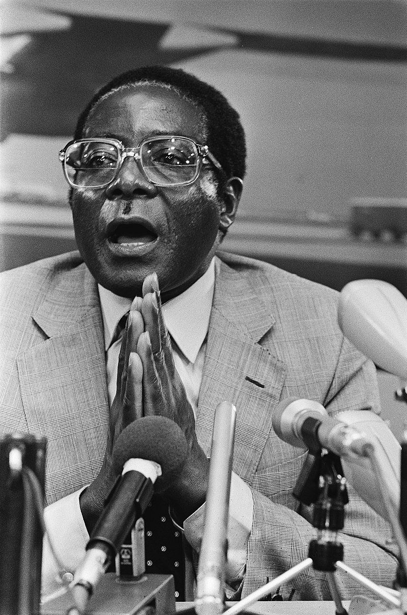 Роберт Мугабе — экс-диктатор Зимбабве — скончался в 95 лет. Чем он знаменит?