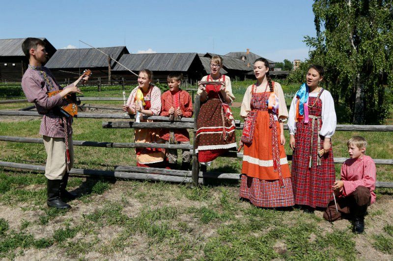 Опишите проявления народной культуры. Народная культура. Традиции и культура народа Саратовской области. Форму народов. Фольклор форма культуры.