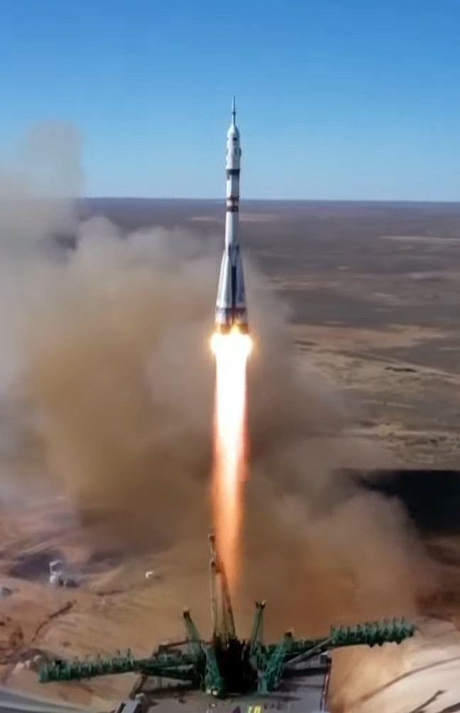 Кадр трансляции «Роскосмос ТВ»