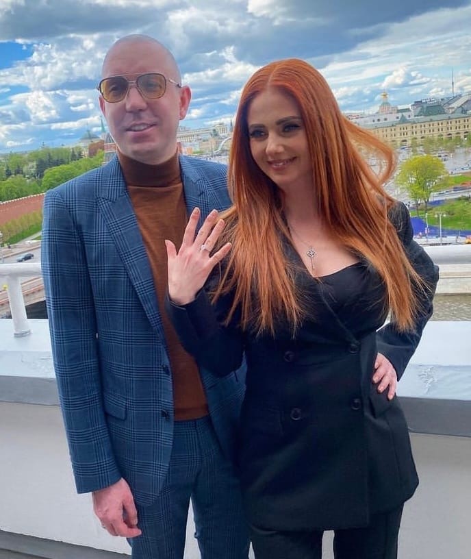 Экс-солистка «Тату» вышла замуж за победившего рак миллионера