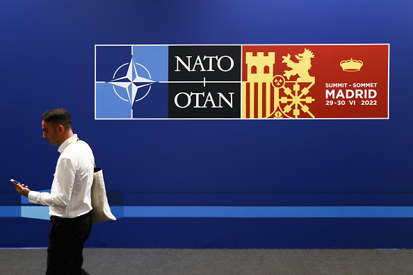 Финляндию и Швецию примут в НАТО