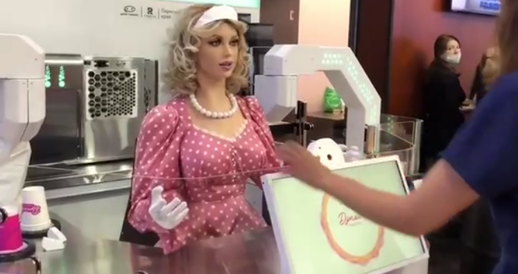 Киркоров, талибы и обеды по 4500₽. Как проходит открытие ПМЭФ