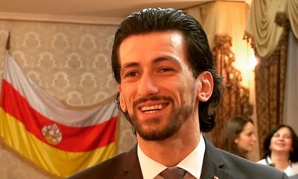 Певец Чельдиев получил 10 лет колонии за призыв к антиковидному протесту