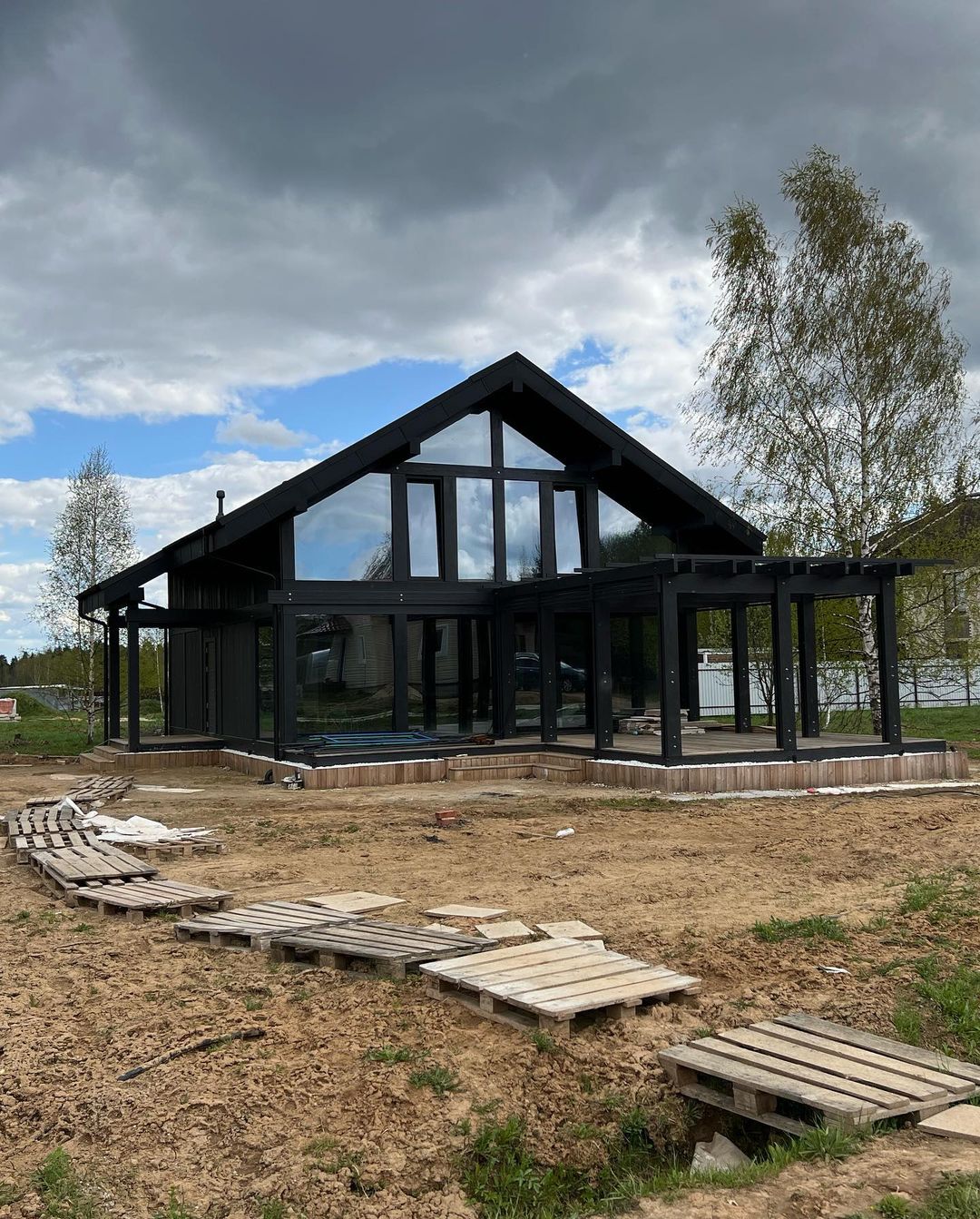 Муцениеце показала кадры своего нового особняка