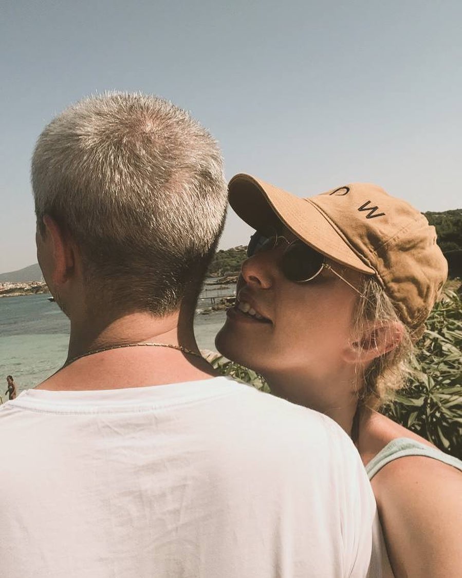 Собчак попала в «черный список» судебных приставов и улетела на отдых