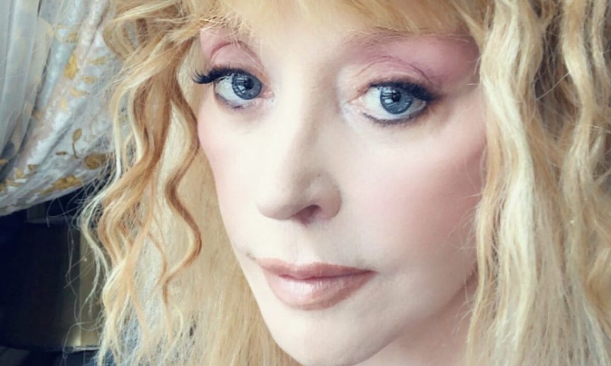 Вернула имидж? Пугачева появилась на улицах Юрмалы в неожиданном виде