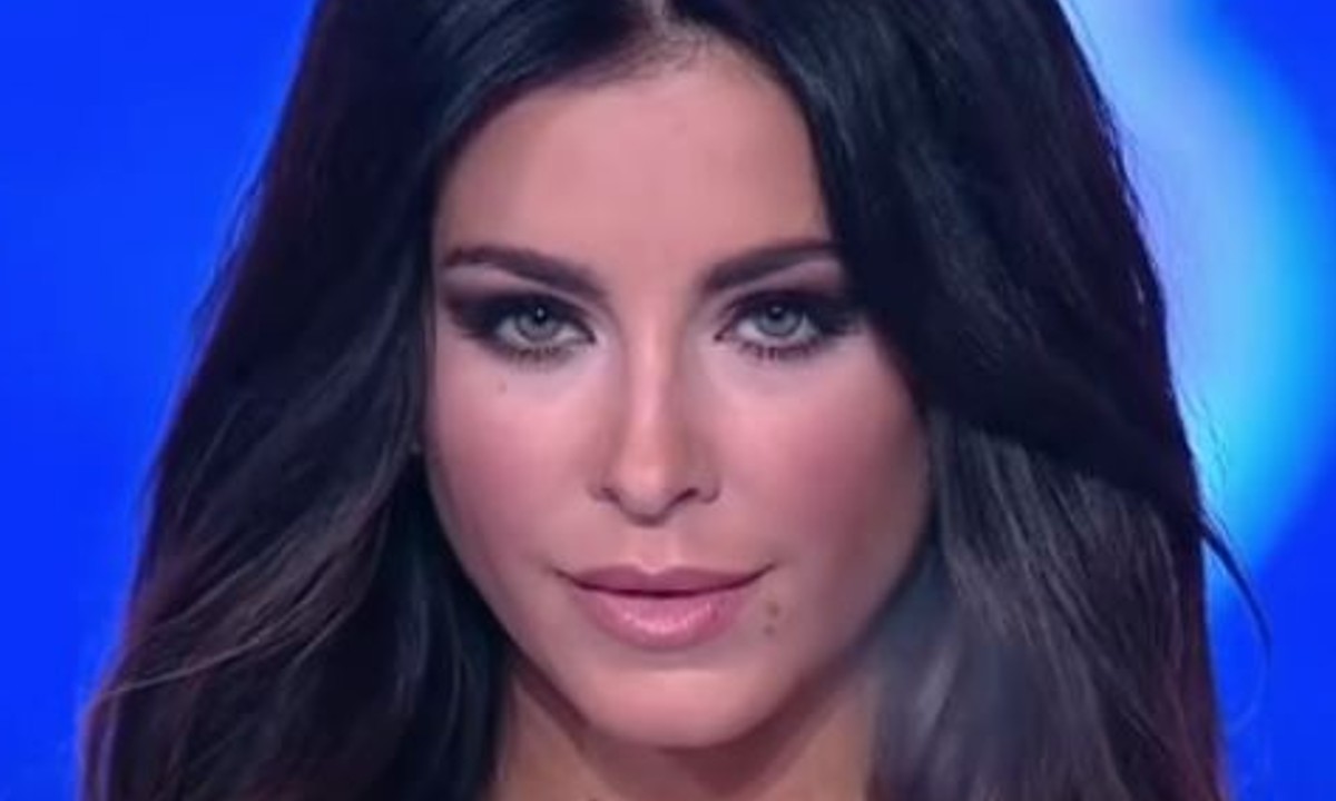 Поклонники Лорак пострадали из-за несостоявшихся концертов в России