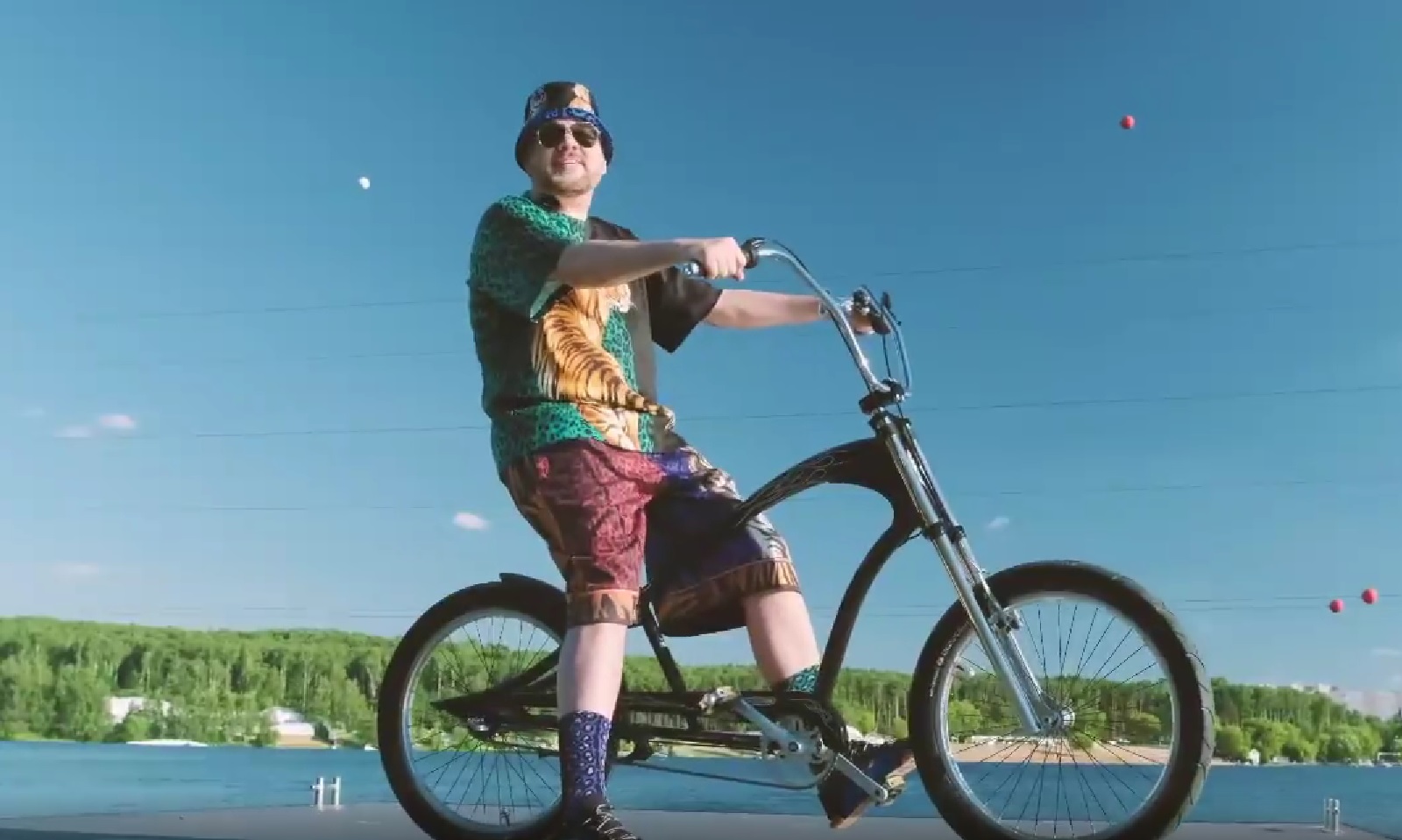 Киркоров с Жигаловой застряли на заправке из-за потопа в Сочи