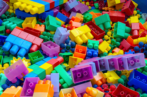 LEGO полностью уходит из России