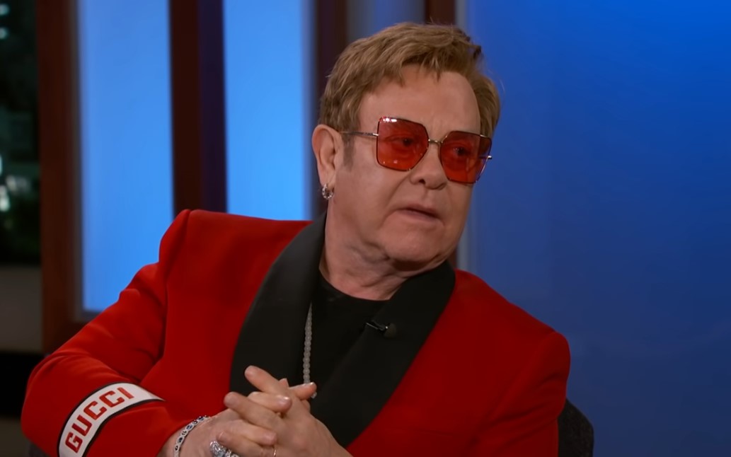 Элтон Джон объявил об уходе со сцены