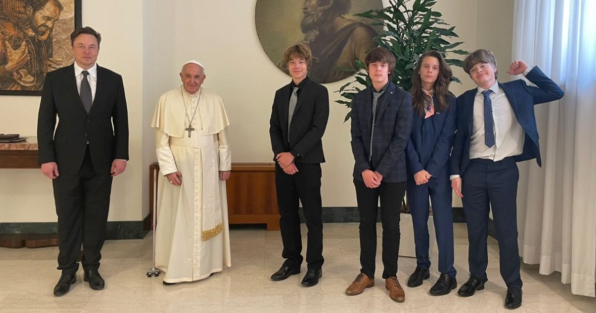 Служебный роман. У Илона Маска нашлись два тайных ребенка