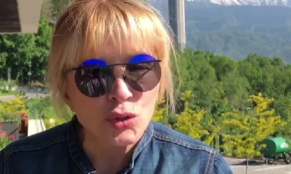 Вайкуле появилась в платке на фоне информации о рецидиве рака