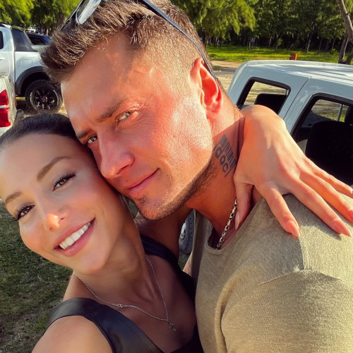 Новая жена Прилучного показала округлившийся живот