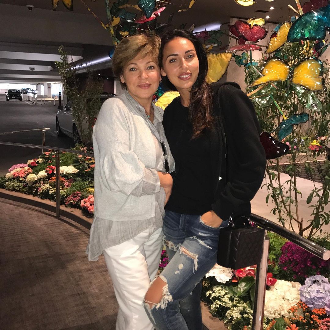 Алсу показала редкое фото мамы