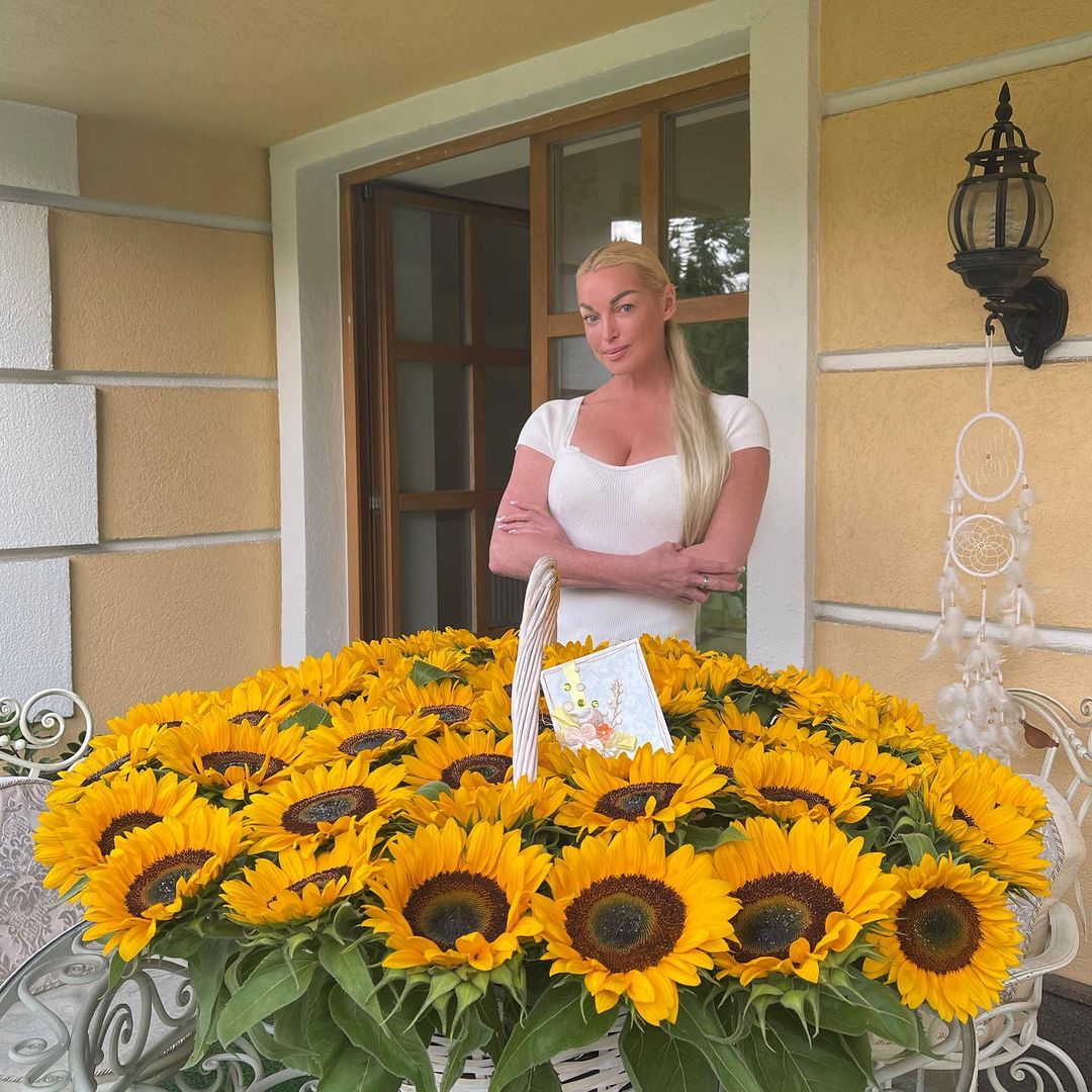 Приставы разыскивают Волочкову из-за полумиллионного долга за коммуналку 20 квартир в Астрахани