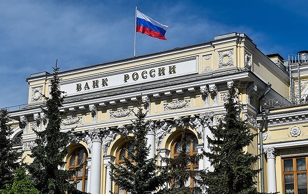 ЦБ продлил ограничения на снятие наличной  валюты до 9 марта 2023 года