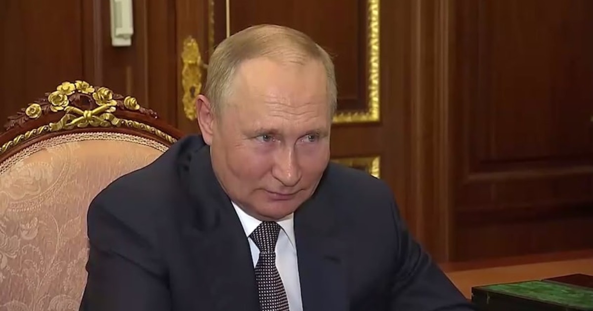 Губернатор подарил Путину шоколадку во время встречи (ВИДЕО)