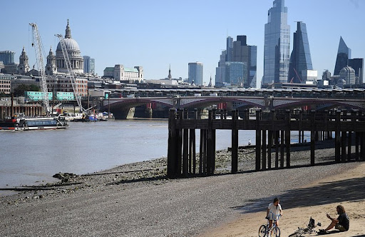 В Британии из-за аномальной жары впервые пересохли истоки Темзы