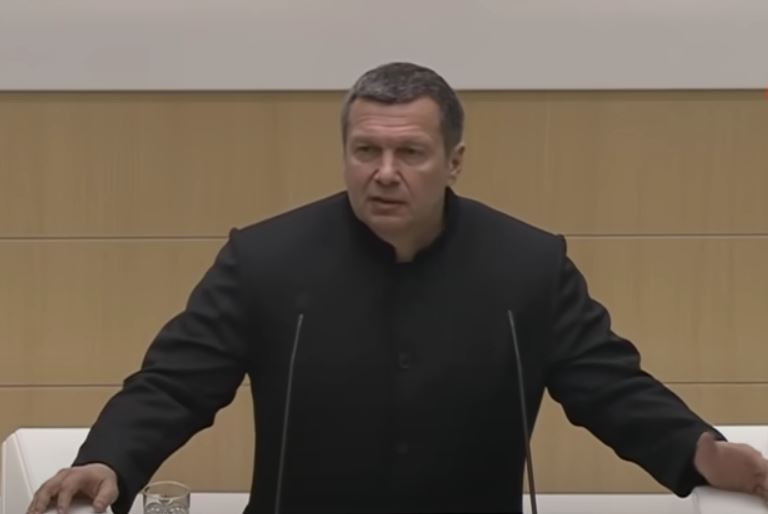 Пугачева ответила на критику Соловьева