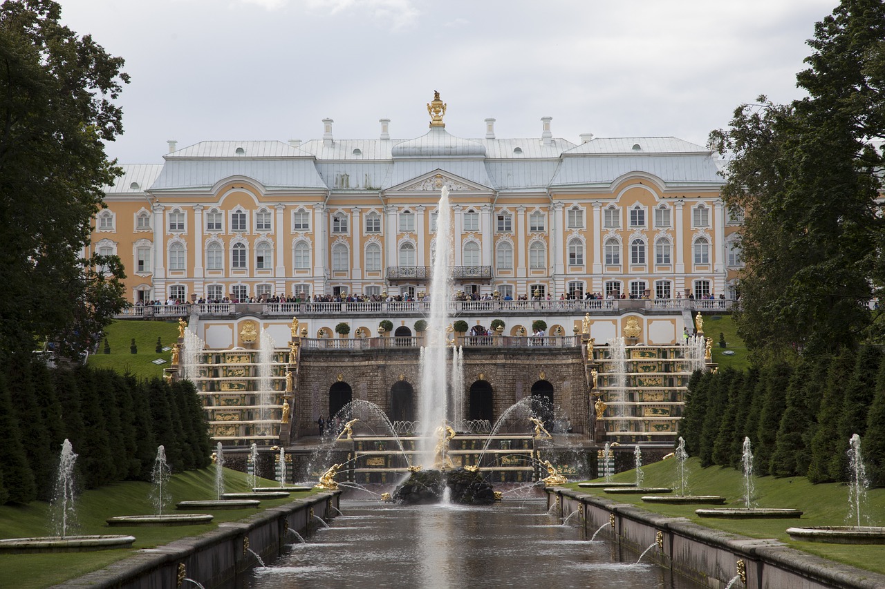 растрелли петергофский дворец