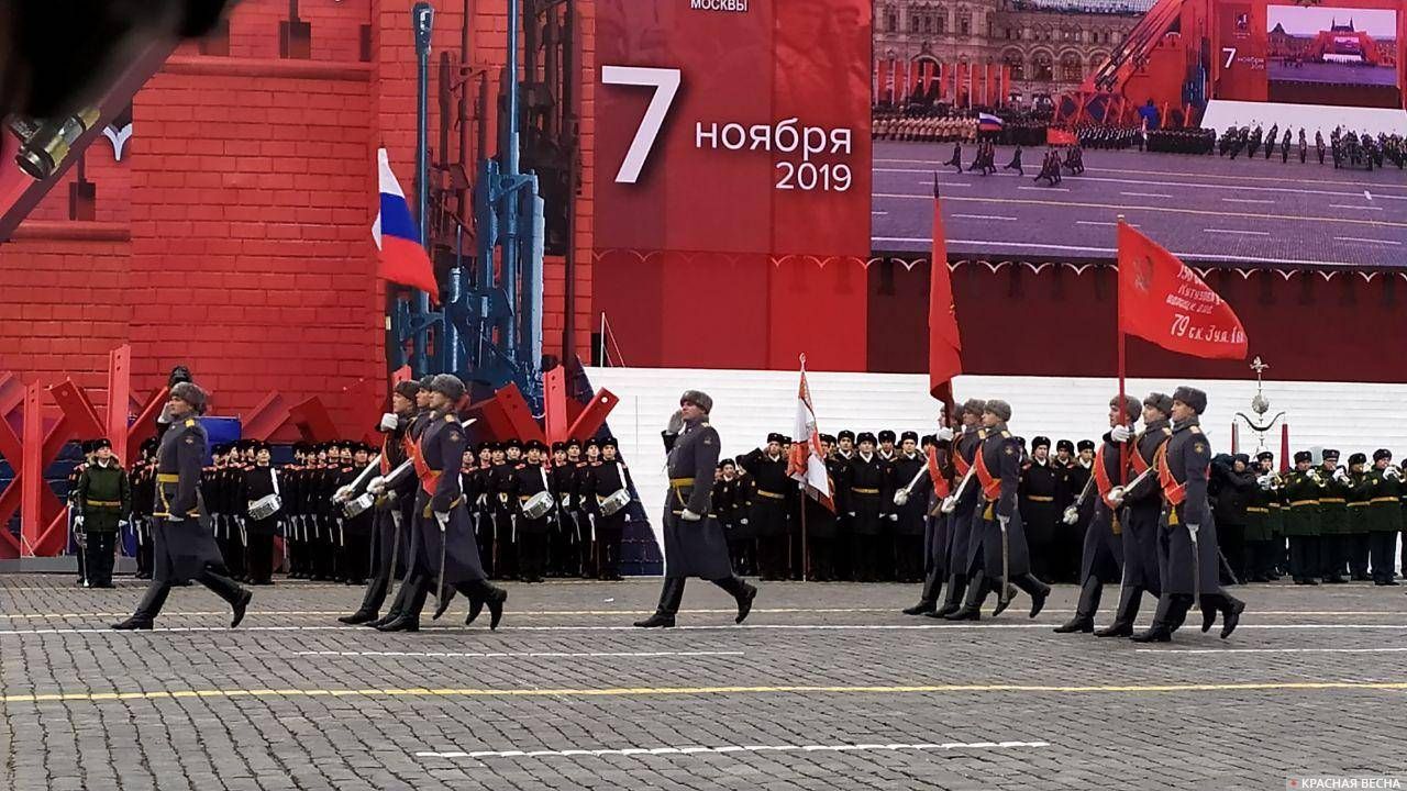 Почему в России больше не отмечают день Октябрьской революции