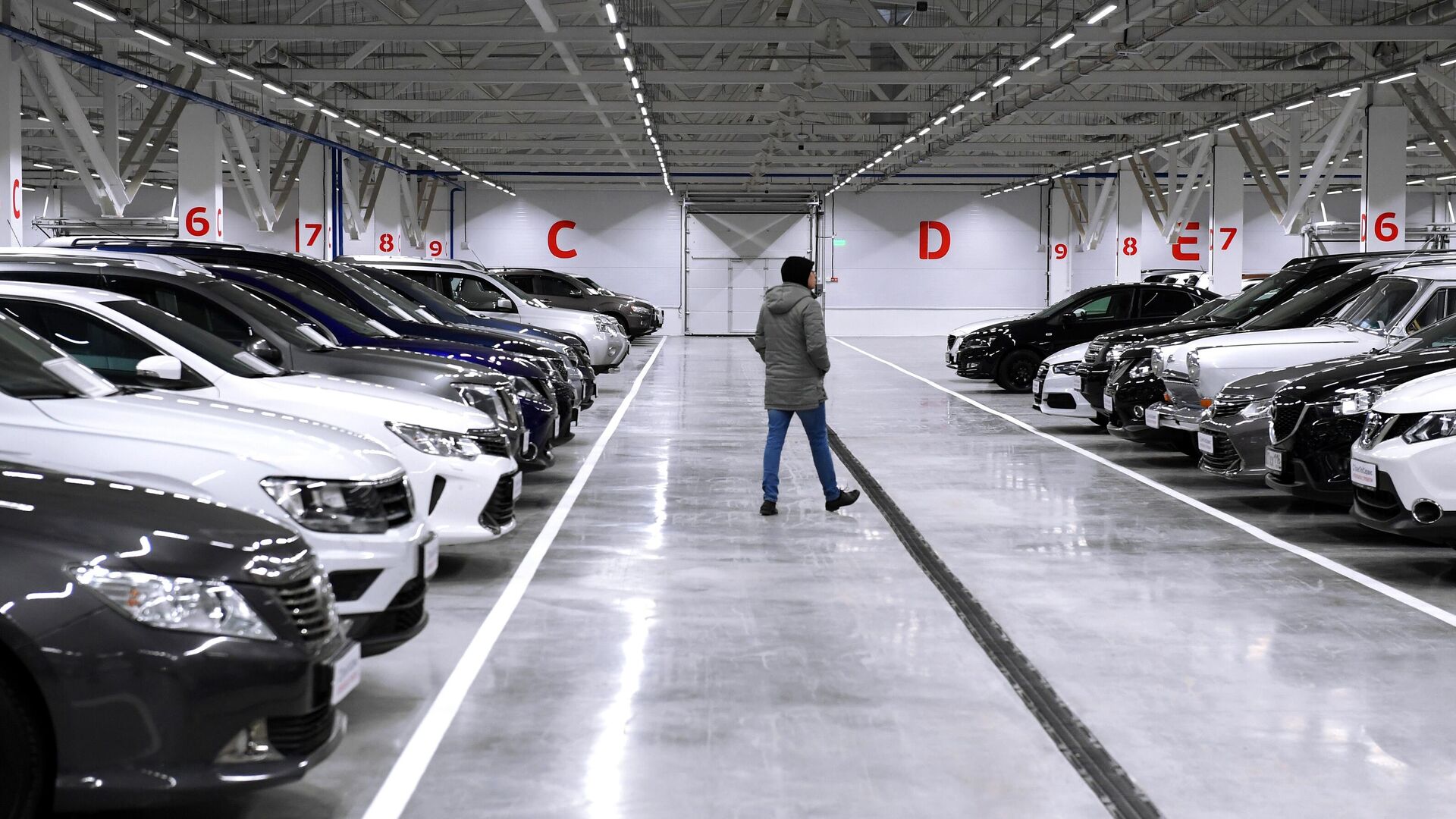 Рекордными темпами: в России за год открылось около 300 автосалонов китайских брендов