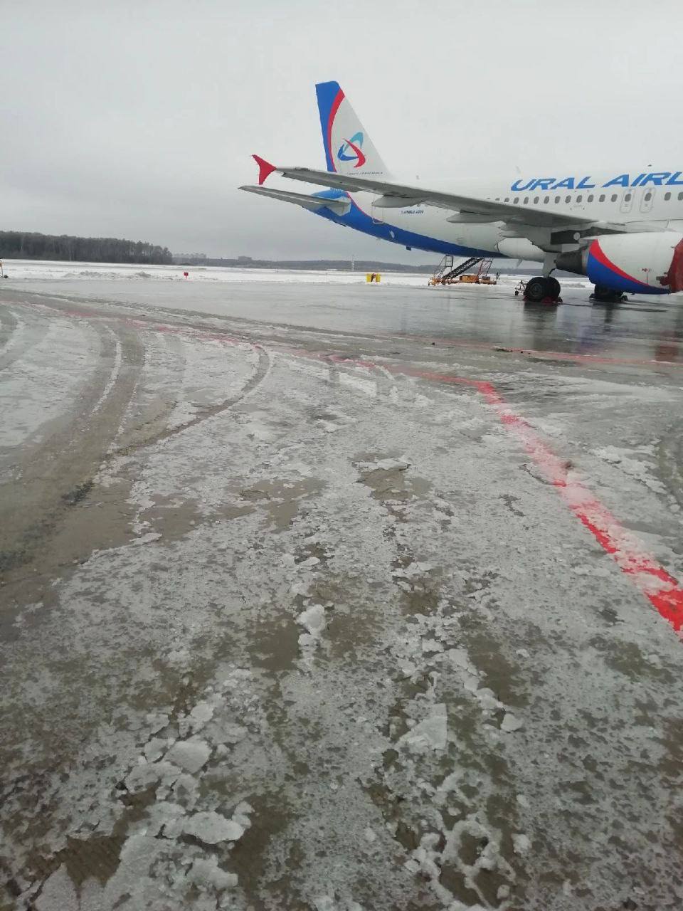 Ледяной дождь в Москве: как столица переживает ЧП (ФОТО)