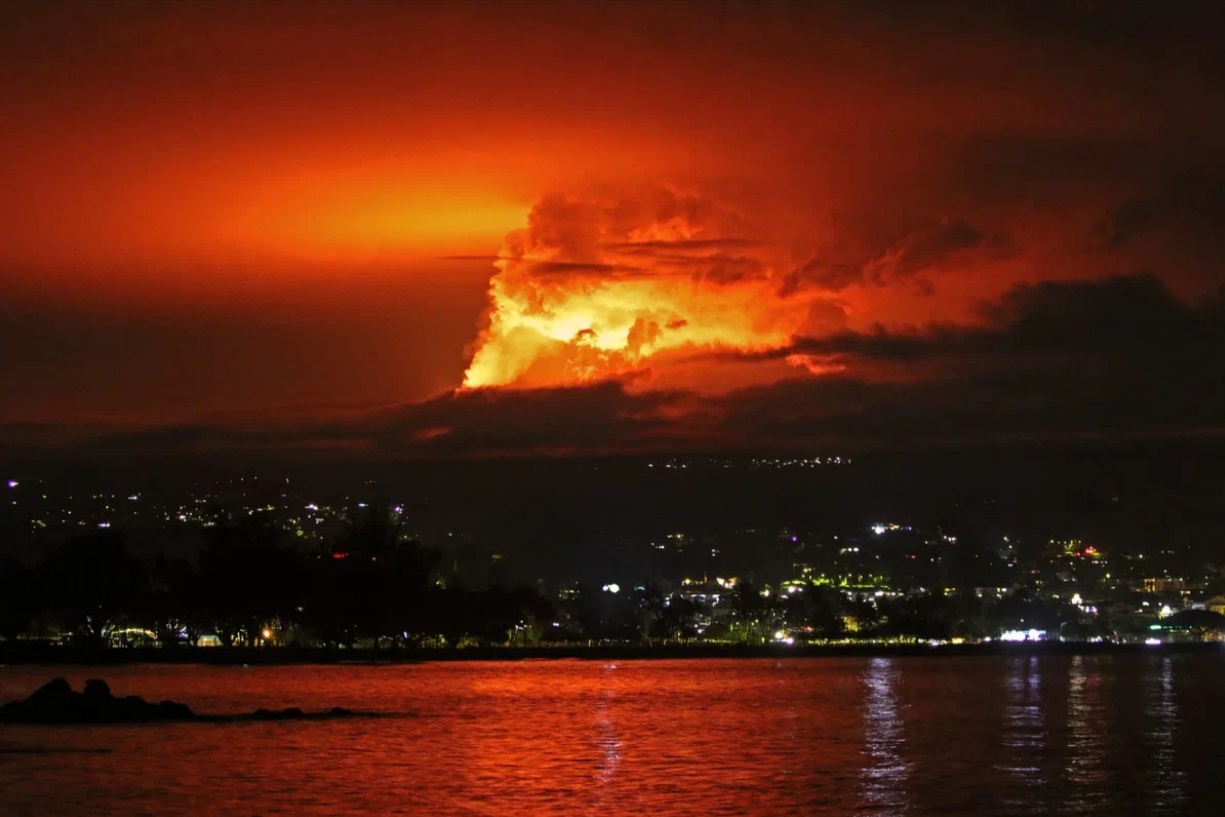 На Гавайях проснулся крупнейший в мире вулкан. ФОТО