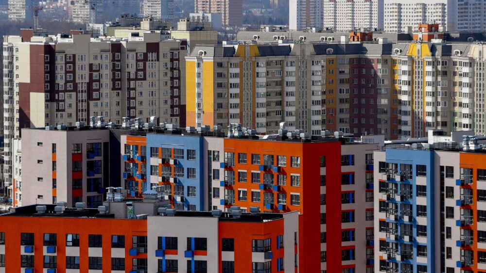 Москва вошла в тройку лидеров среди российских городов по снижению стоимости жилья