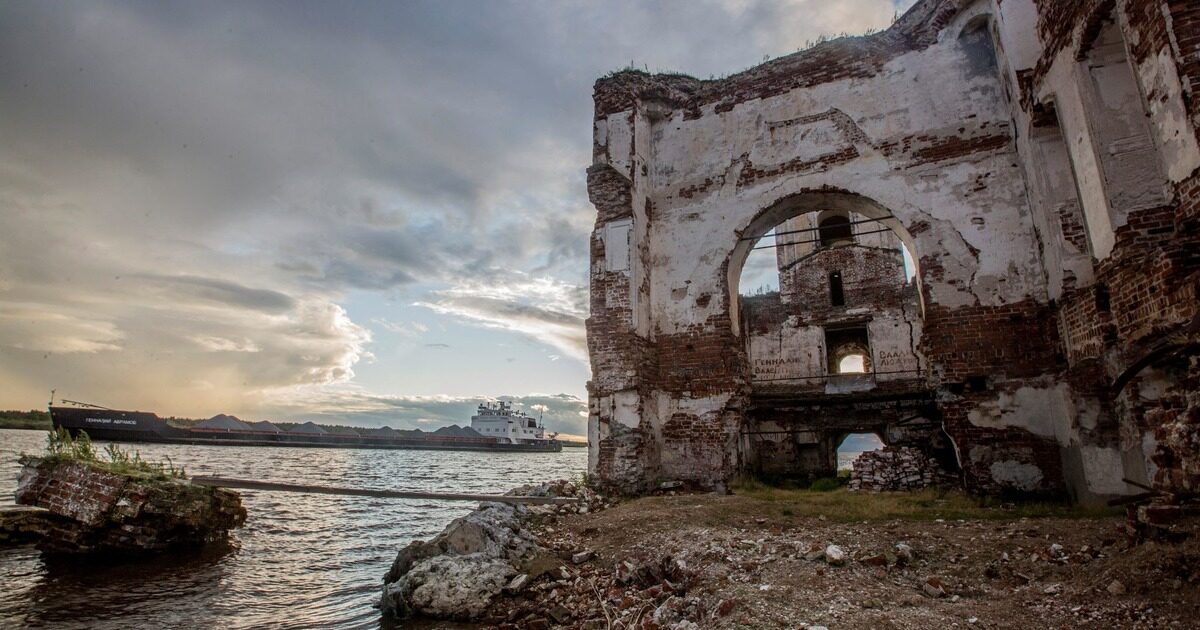 Самые мистические города России: описание, легенды, фото